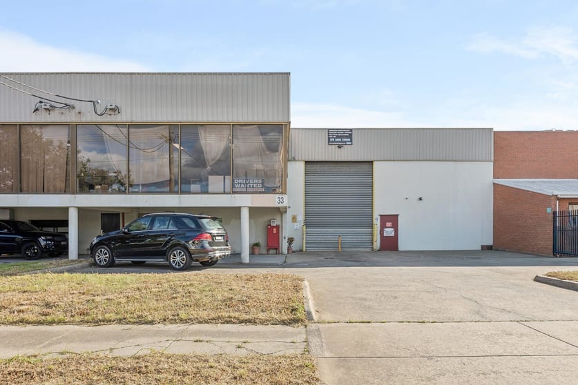 Click to view all images 33 Titan Drive Carrum Downs VIC 3201 - Image 2