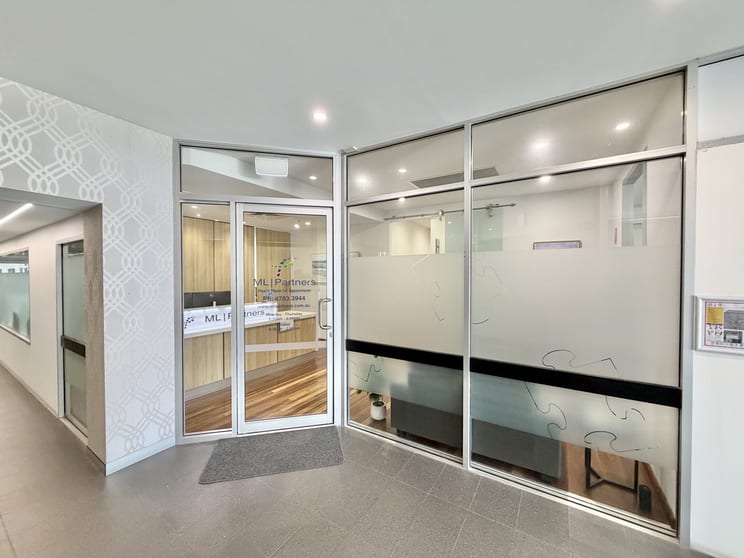 Click to view all images Suite 1/458-468 Flinders Street Townsville City QLD 4810 - Image 3