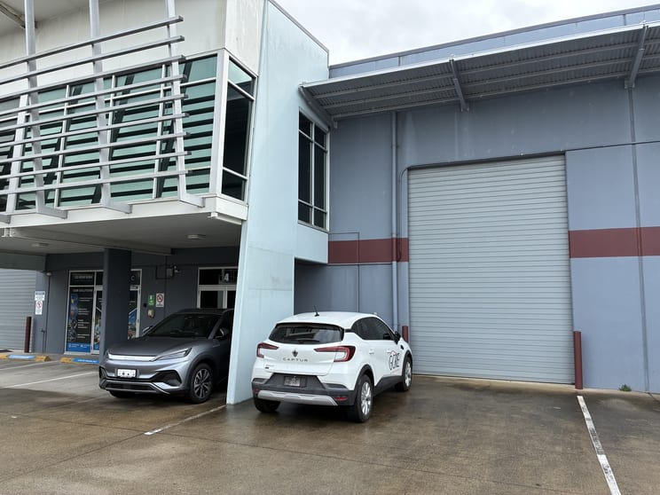 4/16 Transport Avenue Paget QLD 4740 - Image 1