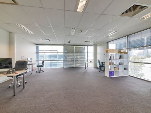 63/574 Plummer Street Port Melbourne VIC 3207 - Image 2