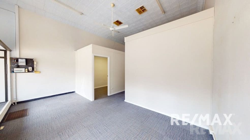 Click to view all images 3 Humphrys Street Junee NSW 2663 - Image 2