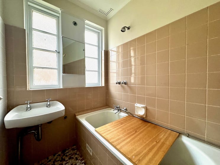 Click to view all images Level 1, 6/11 Knox Street Double Bay NSW 2028 - Image 2