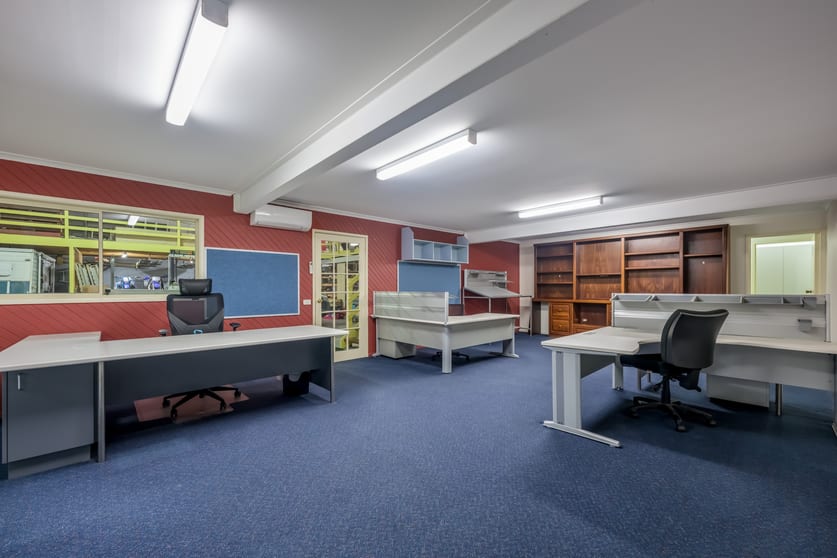 Click to view all images 4/6-8 Macquarie Drive Thomastown VIC 3074 - Image 3