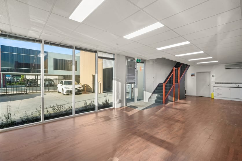Click to view all images 33 South Link Dandenong VIC 3175 - Image 3