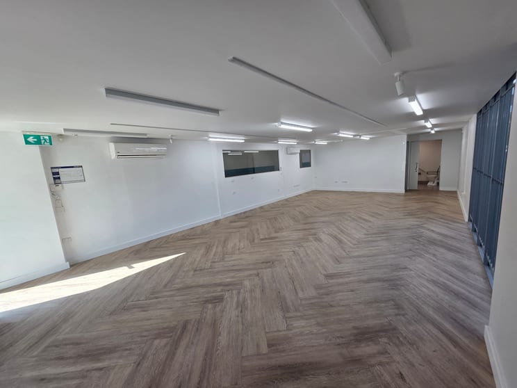 Click to view all images 338 Lytton Road Morningside QLD 4170 - Image 2