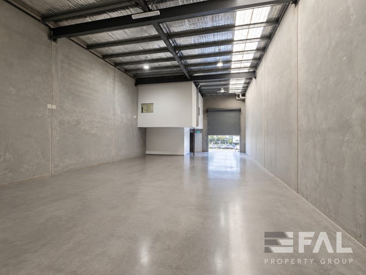 Unit 3/1 Gliderway St Bundamba QLD 4304 - Image 3