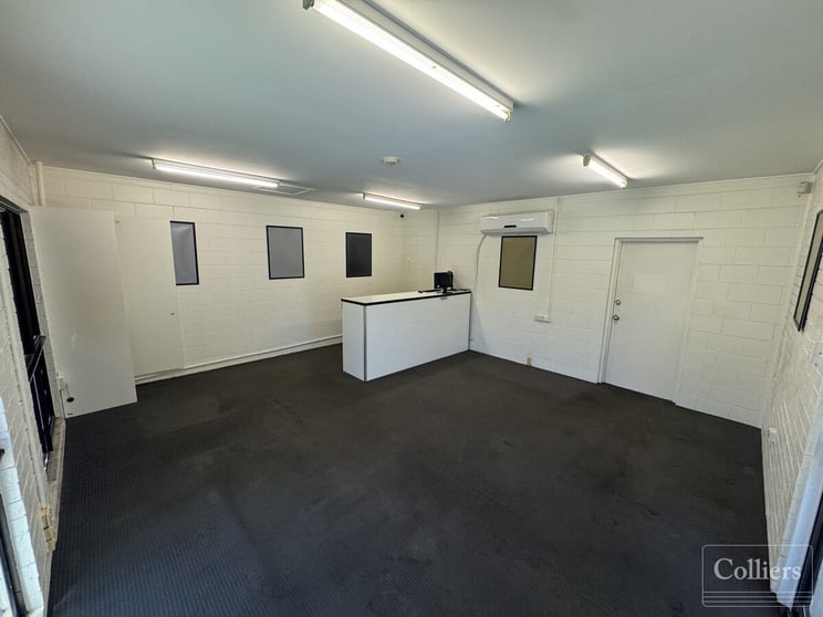 36 Macrossan Street South Townsville QLD 4810 - Image 2