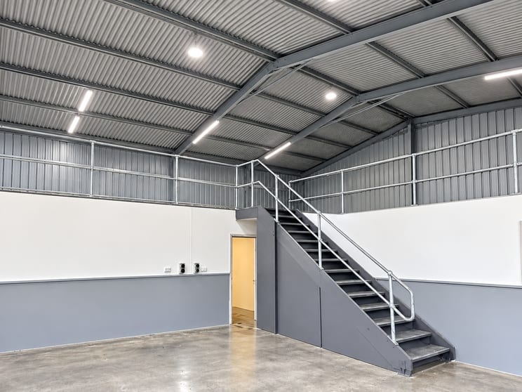 Click to view all images 2/177 Princes Hwy Helensburgh NSW 2508 - Image 1