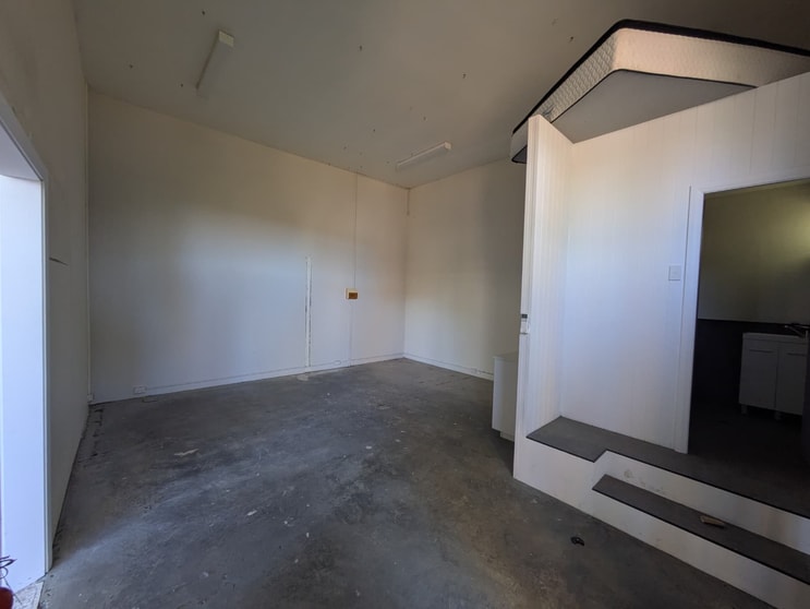Click to view all images 5 Daintree Place West Gosford NSW 2250 - Image 3