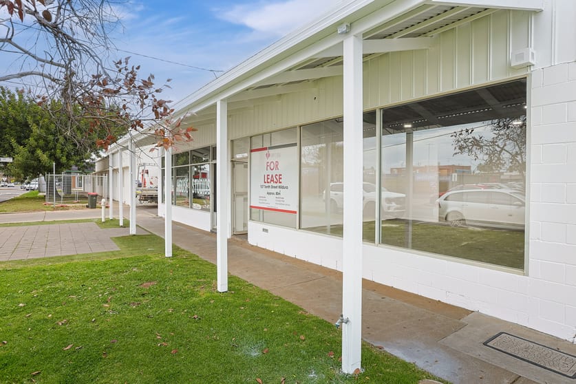 Click to view all images 157 Tenth St Mildura VIC 3500 - Image 2