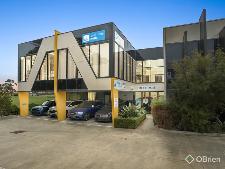 7/3 Torca Terrace Mornington VIC 3931 - Image 1