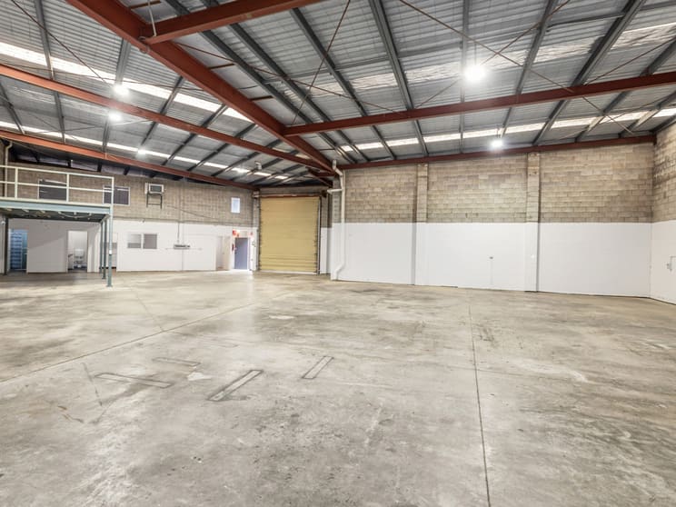 Click to view all images 1/16 Powers Road Seven Hills NSW 2147 - Image 3