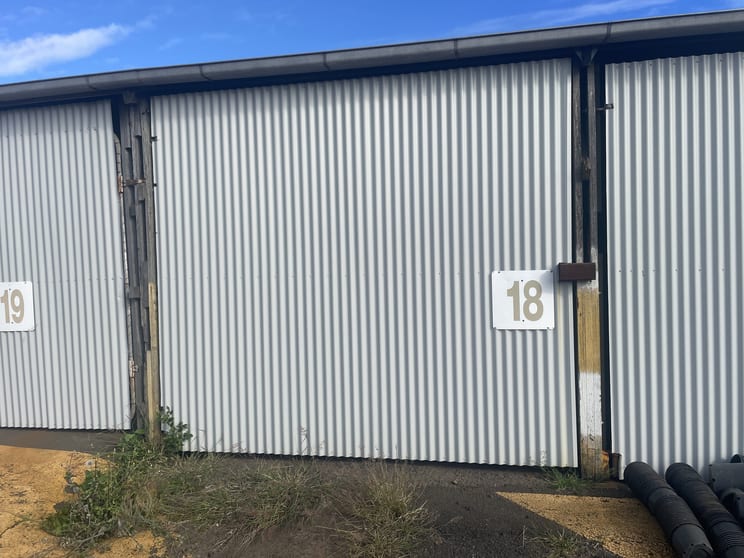 Click to view all images Bay 18/177-185 Anzac Avenue Harristown QLD 4350 - Image 2