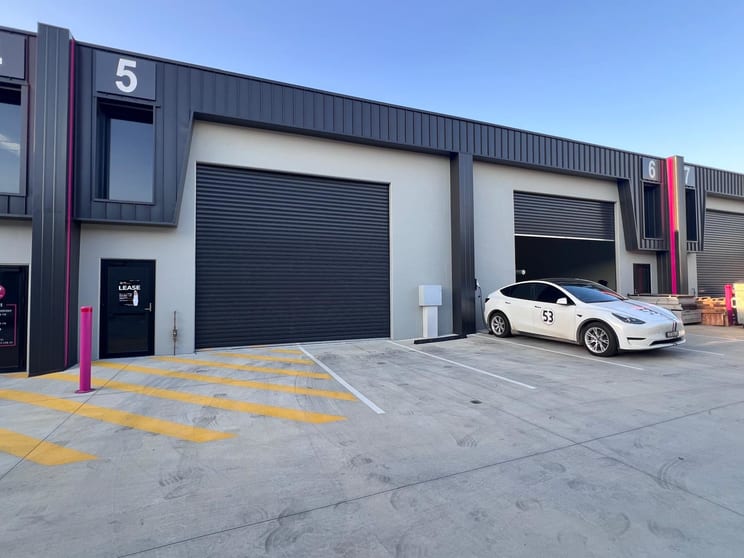 Click to view all images 2 Transport Road Yatala QLD 4207 - Image 2