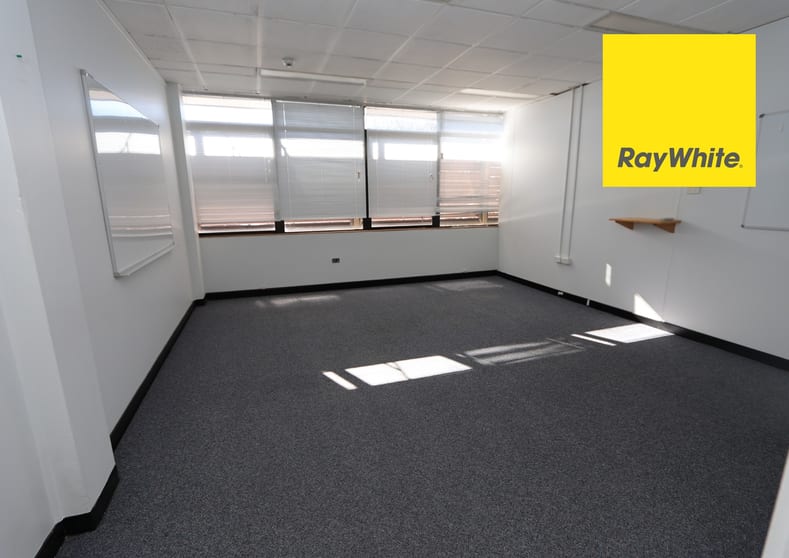 Click to view all images 96 Byron Street Inverell NSW 2360 - Image 2
