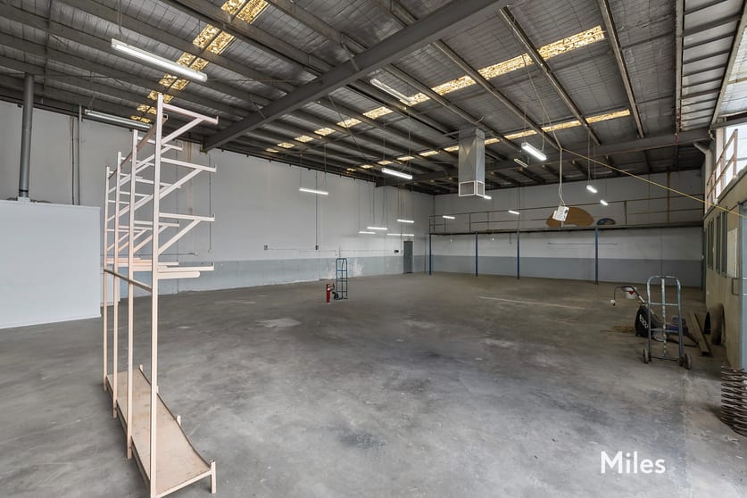 Click to view all images 5/6-8 Macquarie Drive Thomastown VIC 3074 - Image 2
