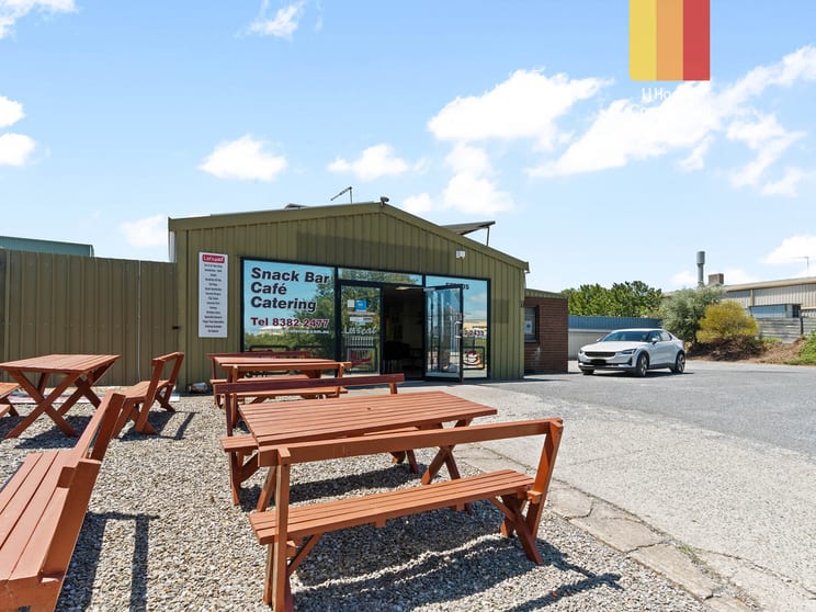 Click to view all images 11 Aldenhoven Road Lonsdale SA 5160 - Image 1
