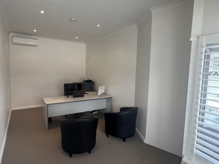 Click to view all images Suite A/6 Havelock Avenue Coogee NSW 2034 - Image 2