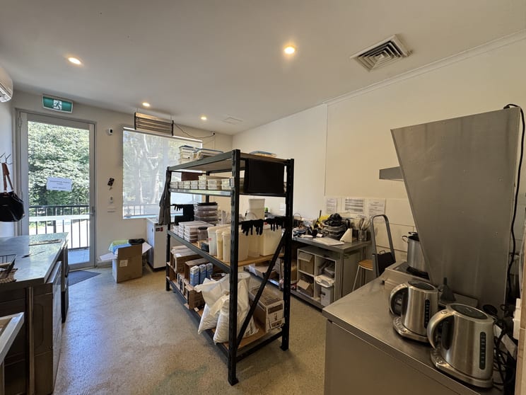 Click to view all images 1 & 2/540 Mt Dandenong Tourist Road Olinda VIC 3788 - Image 3