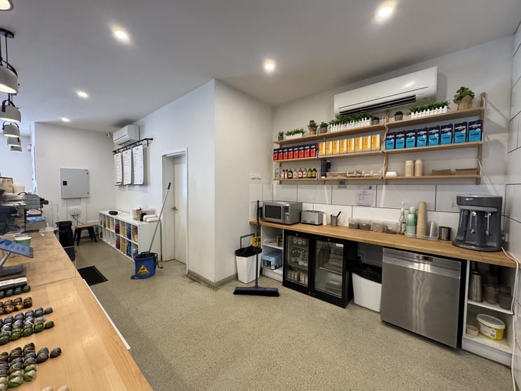 Click to view all images 1 & 2/540 Mt Dandenong Tourist Road Olinda VIC 3788 - Image 5