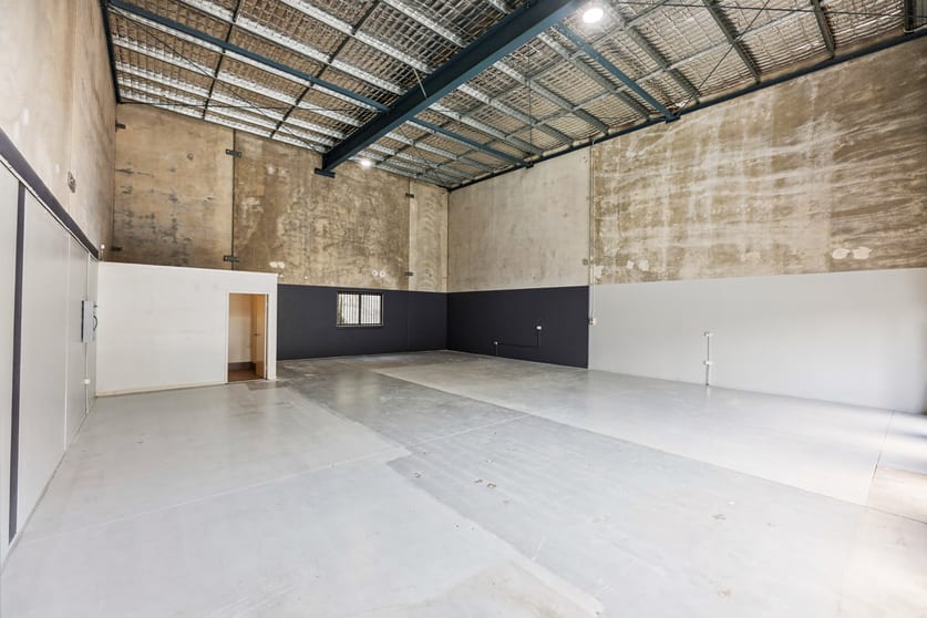 Click to view all images 14/76 Hutchinson Street Burleigh Heads QLD 4220 - Image 3