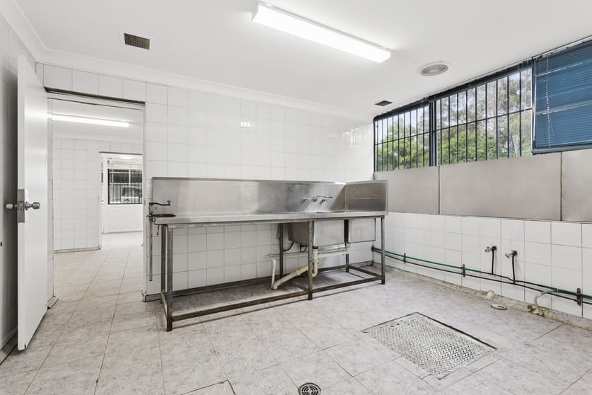Click to view all images Padstow NSW 2211 - Image 5
