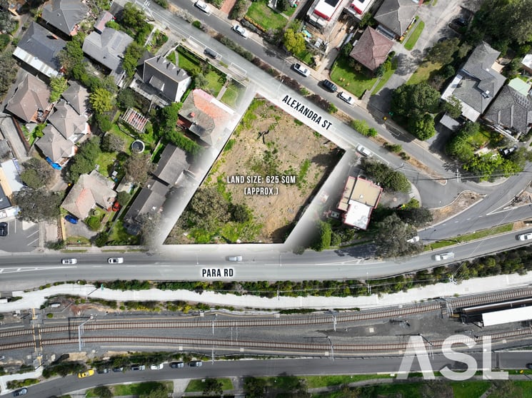 Click to view all images 3 Alexandra Street Greensborough VIC 3088 - Image 2