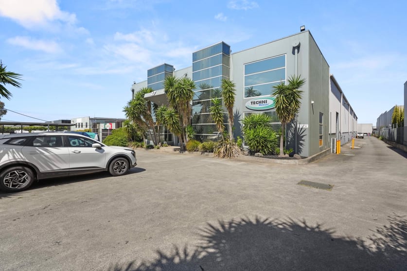 Click to view all images 47 Barry Road Campbellfield VIC 3061 - Image 3