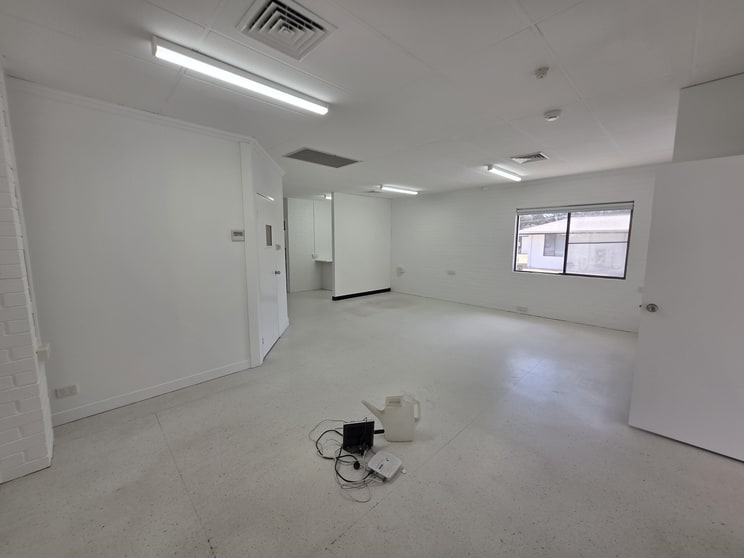 Click to view all images 7 and 11/771 Wanneroo Road Wanneroo WA 6065 - Image 4