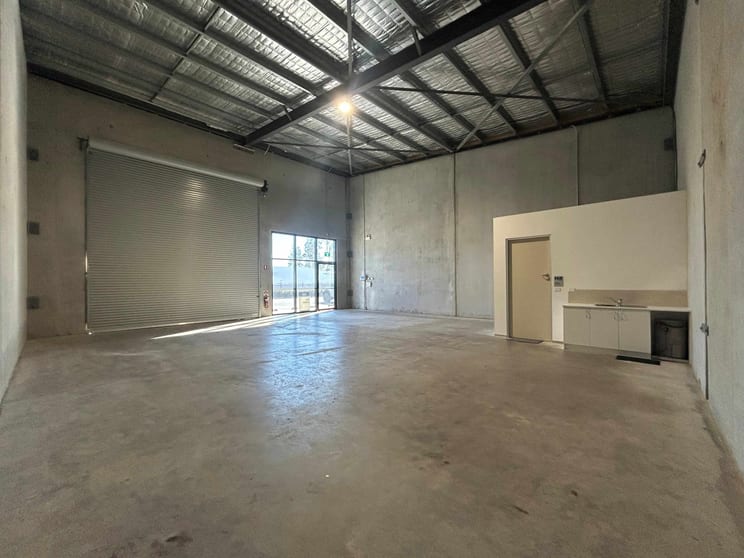 Click to view all images Unit 3, 267 Vincent Street Cessnock NSW 2325 - Image 2