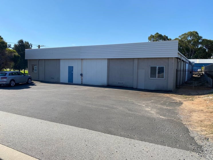 Click to view all images 2 Tindale Street Mandurah WA 6210 - Image 2