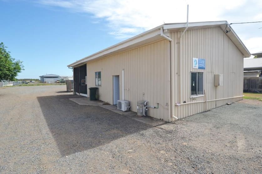 Click to view all images 73 Dawson Highway Biloela QLD 4715 - Image 1