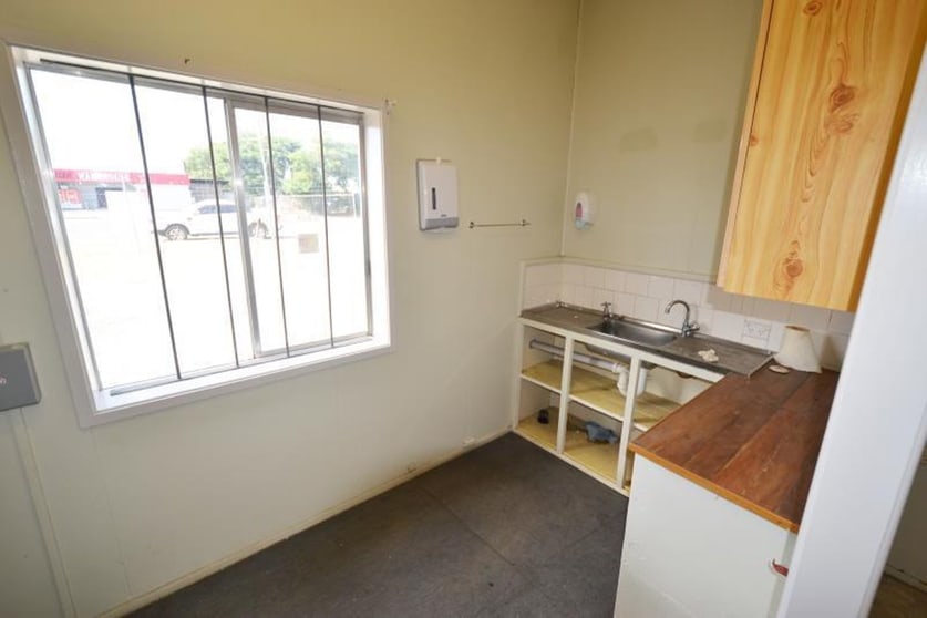 Click to view all images 73 Dawson Highway Biloela QLD 4715 - Image 3