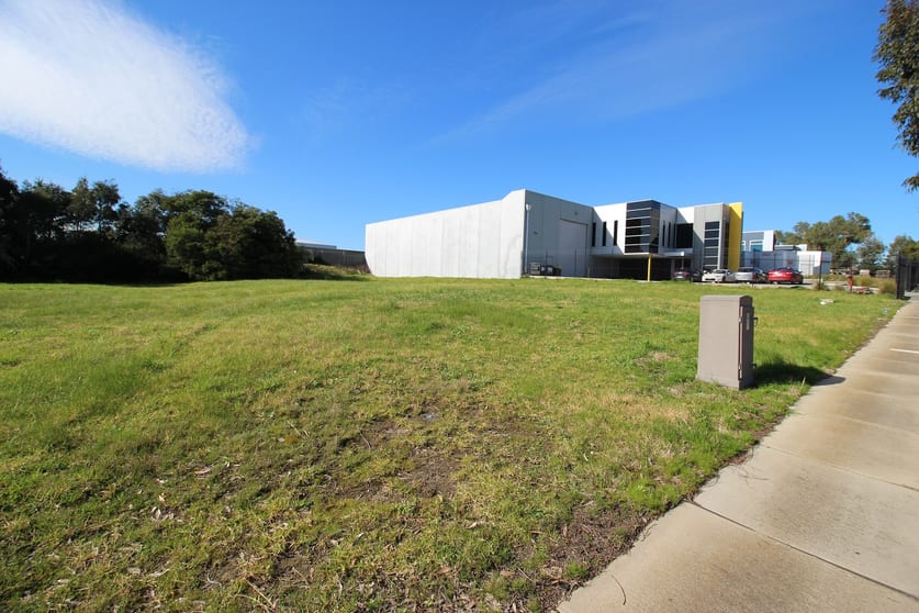 Click to view all images 18/8 Access Way Carrum Downs VIC 3201 - Image 3