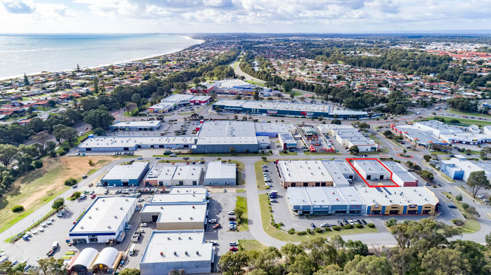 Click to view all images 64 Reserve Drive Mandurah WA 6210 - Image 2