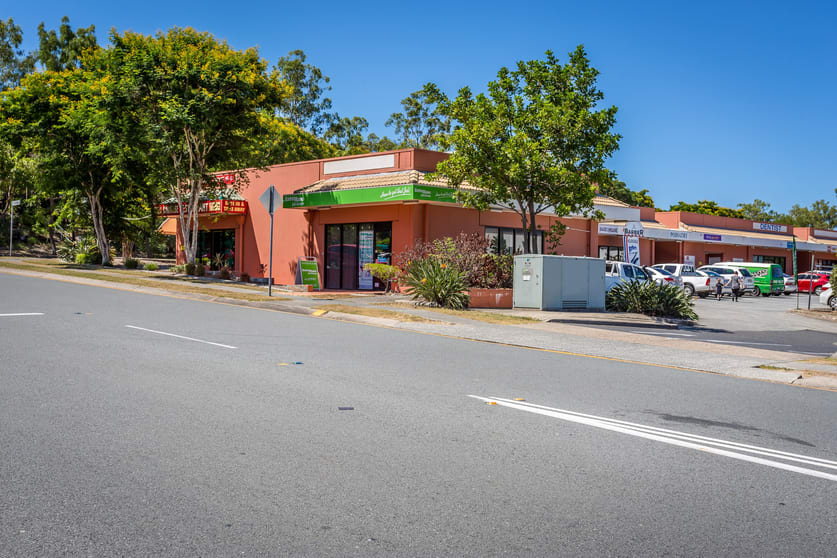Click to view all images 19 Sir John Overall Drive Helensvale QLD 4212 - Image 3