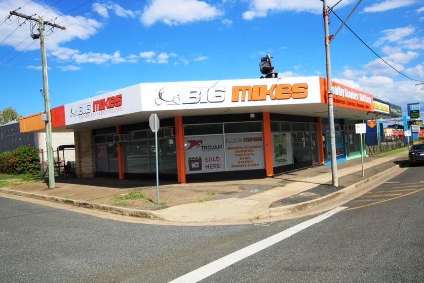 Click to view all images 1 and 2/158 Musgrave Street Berserker QLD 4701 - Image 1