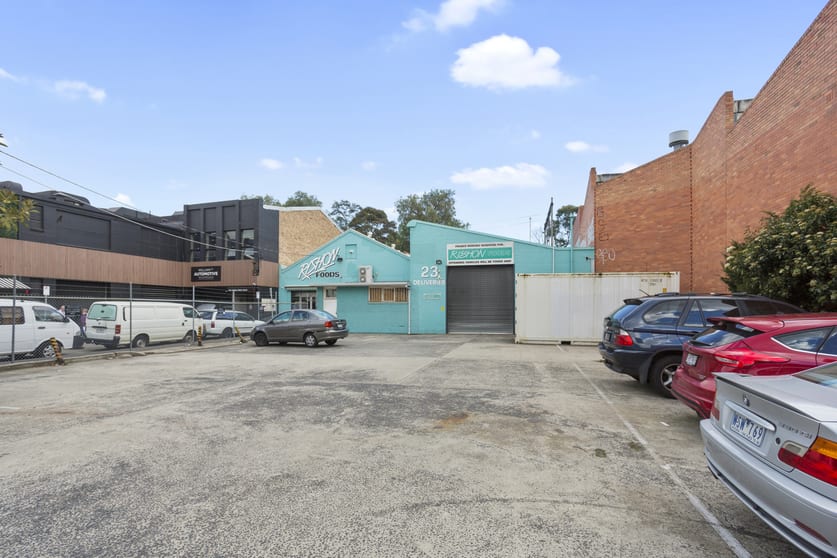 Click to view all images 23 William Street Balaclava VIC 3183 - Image 3
