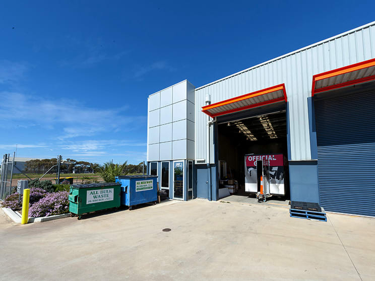 Click to view all images Unit 1/27 Lindsay Rd Lonsdale SA 5160 - Image 3