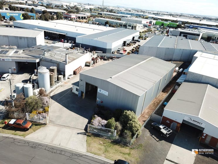 Click to view all images 13 - 15 Normanby Avenue Sunshine West VIC 3020 - Image 3