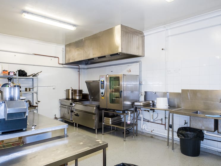 Click to view all images Unit 3 / 47 Taree Street Burleigh Heads QLD 4220 - Image 3