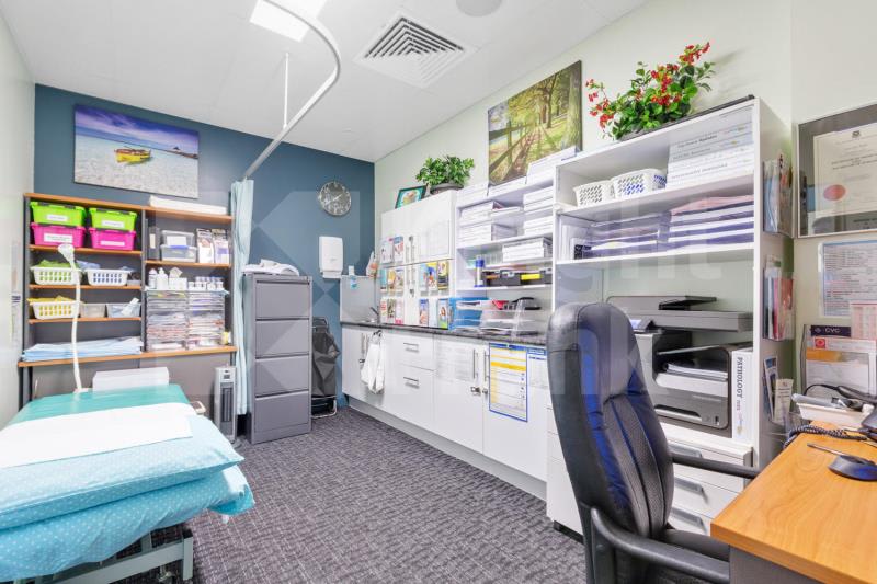 Click to view all images Whole of the property/4/287 Richardson Road Kawana QLD 4701 - Image 2