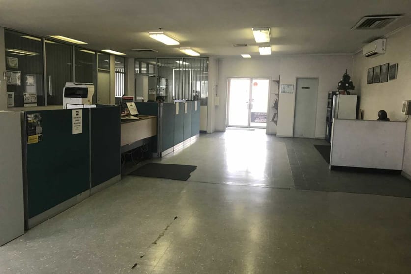 Click to view all images 1/90 Yass Road Queanbeyan NSW 2620 - Image 2