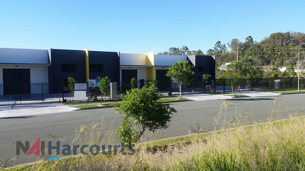 Click to view all images 4/11-17 Frank Heck Close Beenleigh QLD 4207 - Image 1