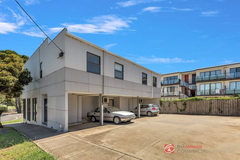 Click to view all images 1/221 Watton Street Werribee VIC 3030 - Image 3