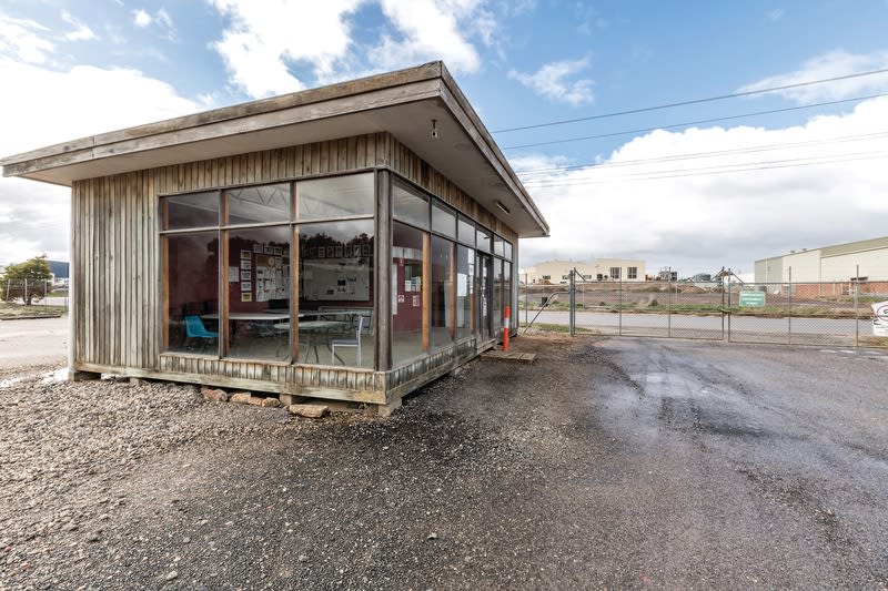 Click to view all images 10 Kennedy's Drive Delacombe VIC 3356 - Image 2