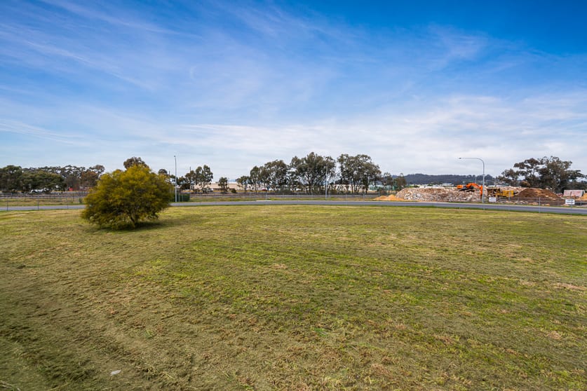 Click to view all images 901 Carcoola Street North Albury NSW 2640 - Image 2