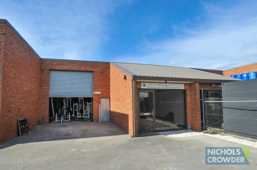Click to view all images 18 Stephenson Road Seaford VIC 3198 - Image 1