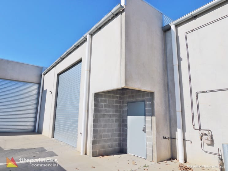 Click to view all images 3/181 Hammond Avenue Wagga Wagga NSW 2650 - Image 3
