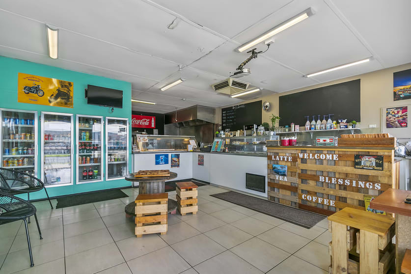 Click to view all images 71-77 Miles Grove Seaford VIC 3198 - Image 3